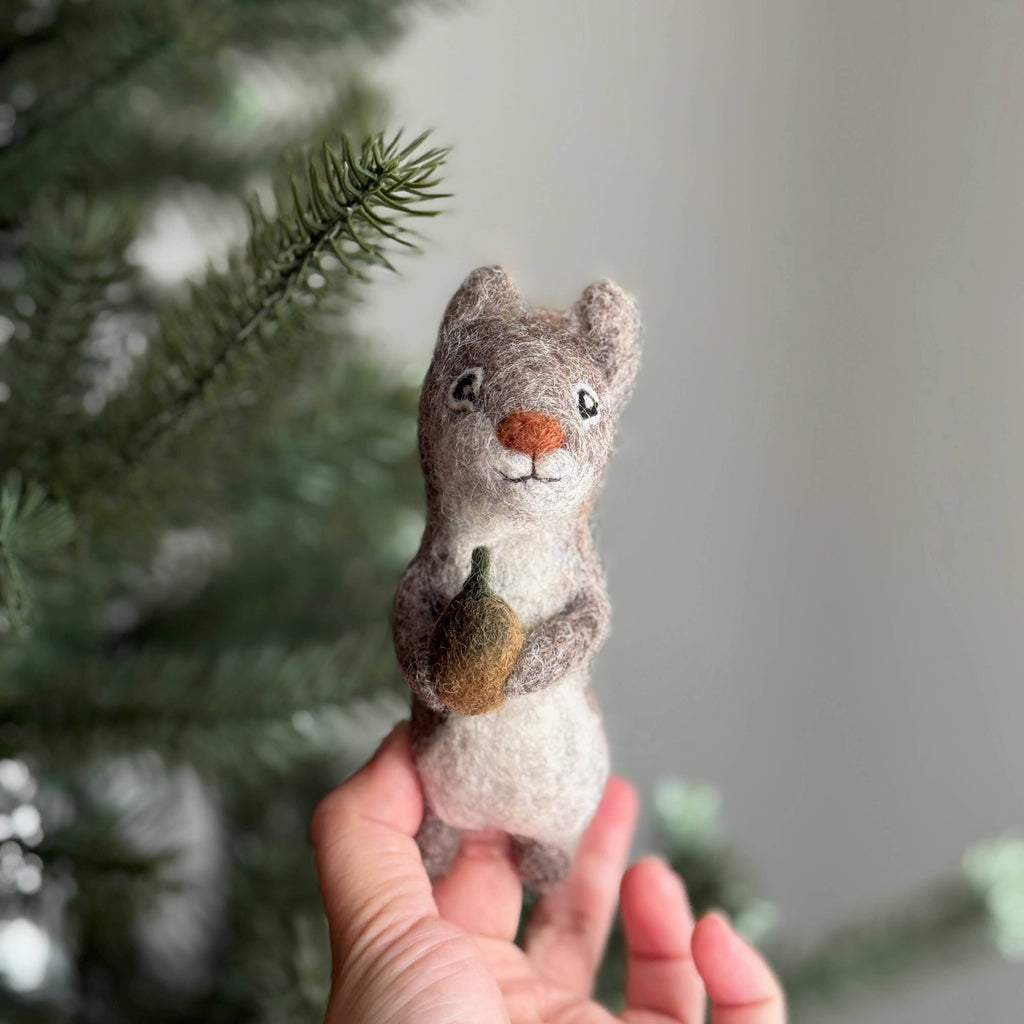 Felt Finger Puppet: Gray Squirrel
