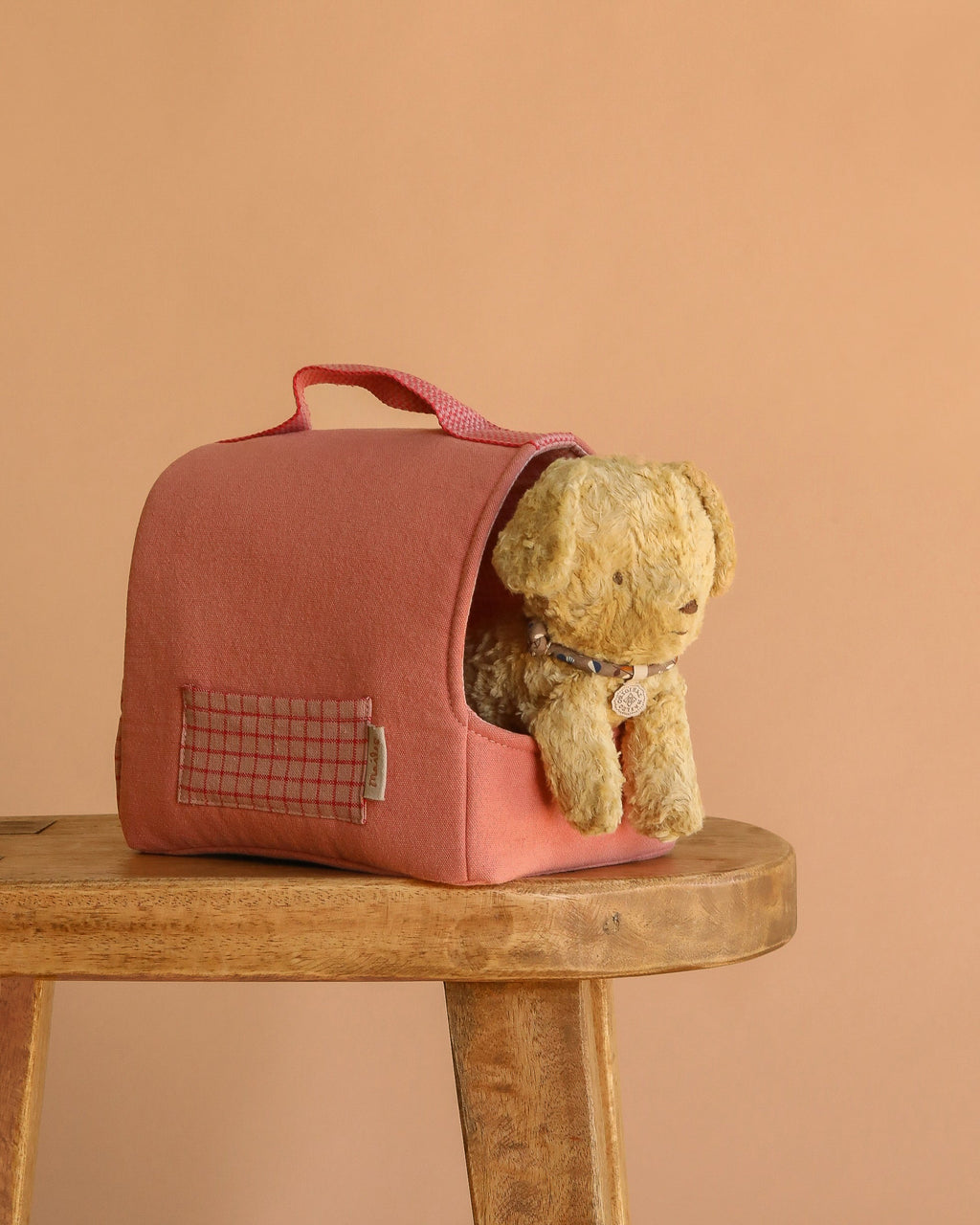 Maileg Puppy in Coral Pet Carrier - Soft Sand