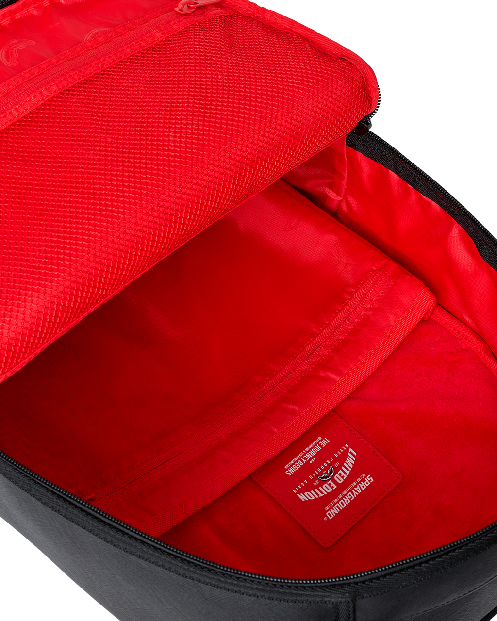 SHARK CENTRAL - THREAD COUNT BACKPACK