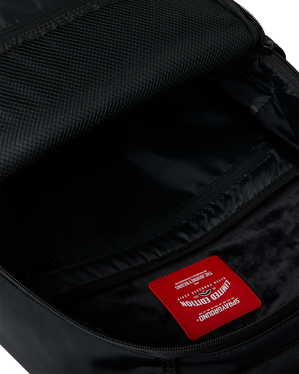 SHARK CENTRAL 2.0 BEYOND TIME BACKPACK