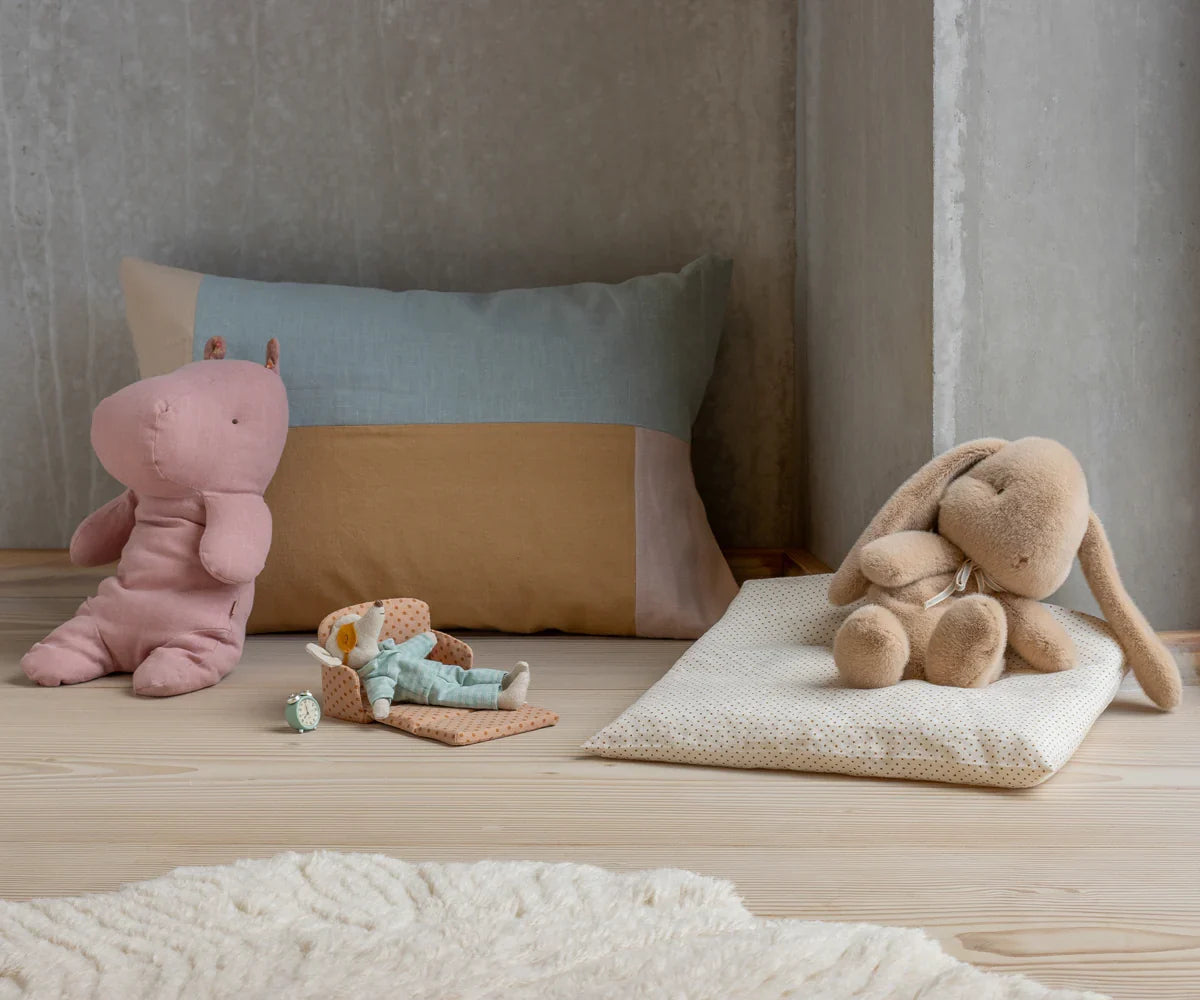 Maileg Plush Bunny, Medium - Cream Peach
