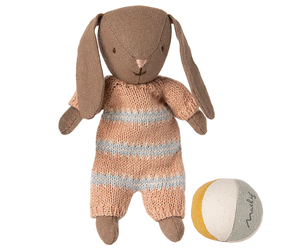 Maileg Micro Bunny With Ball - Brown - Dusty Rose (Magnetic Hands)