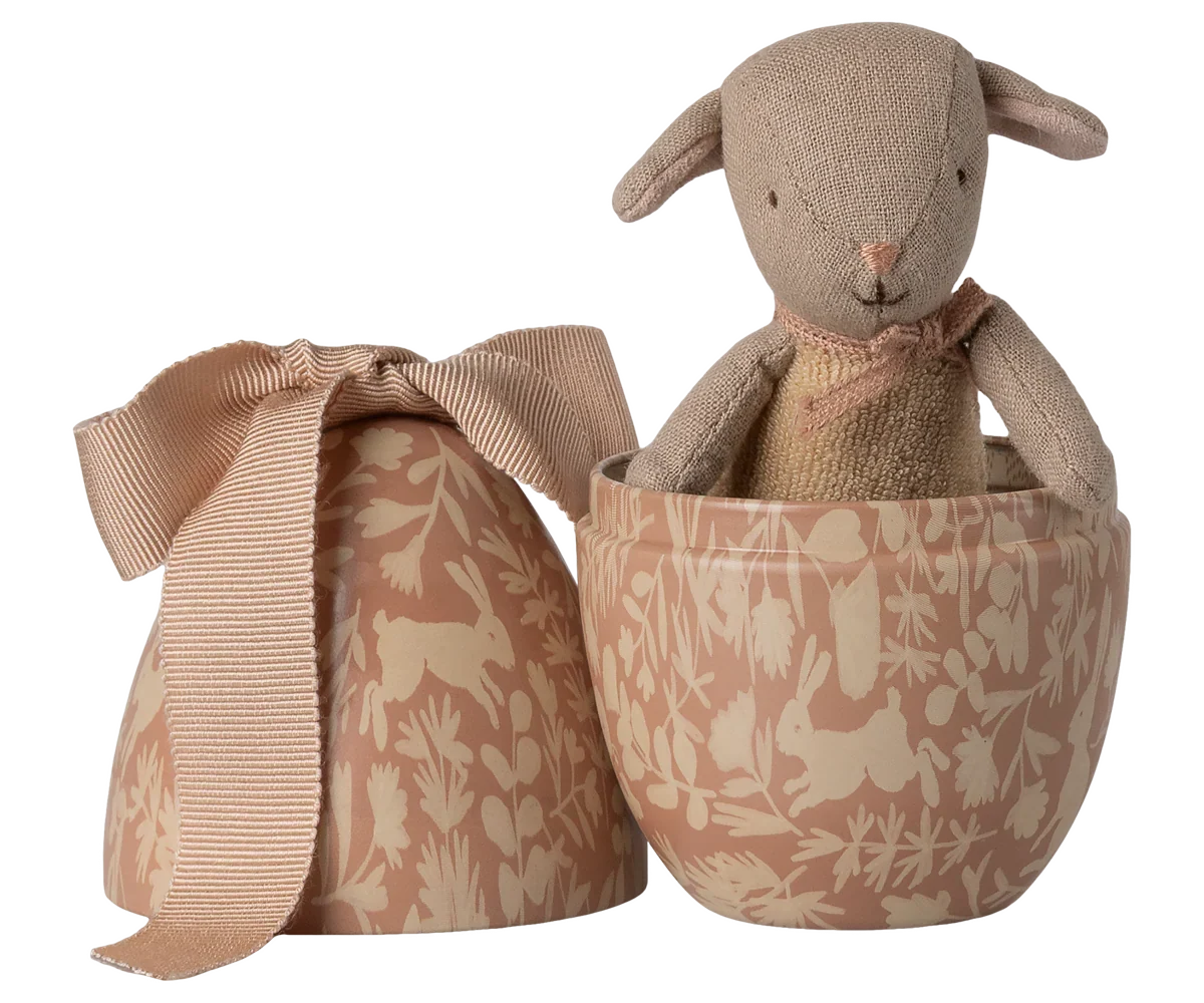 Maileg Easter Egg with Micro Lamb, Small - Powder (With Magnetic Hands)
