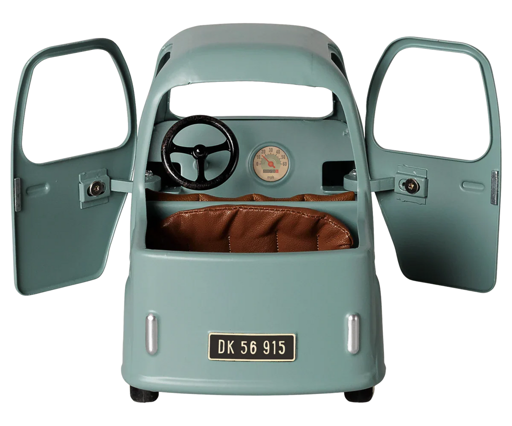 PRE-ORDER: Maileg Truck, Mouse (Estimated Arrival Early November)