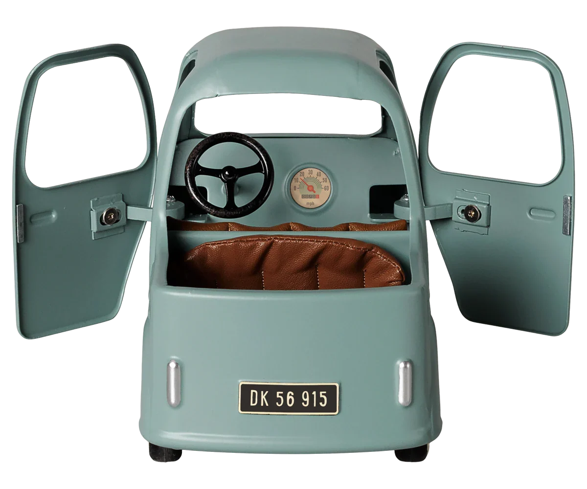 PRE-ORDER: Maileg Truck, Mouse (Estimated Arrival Early November)