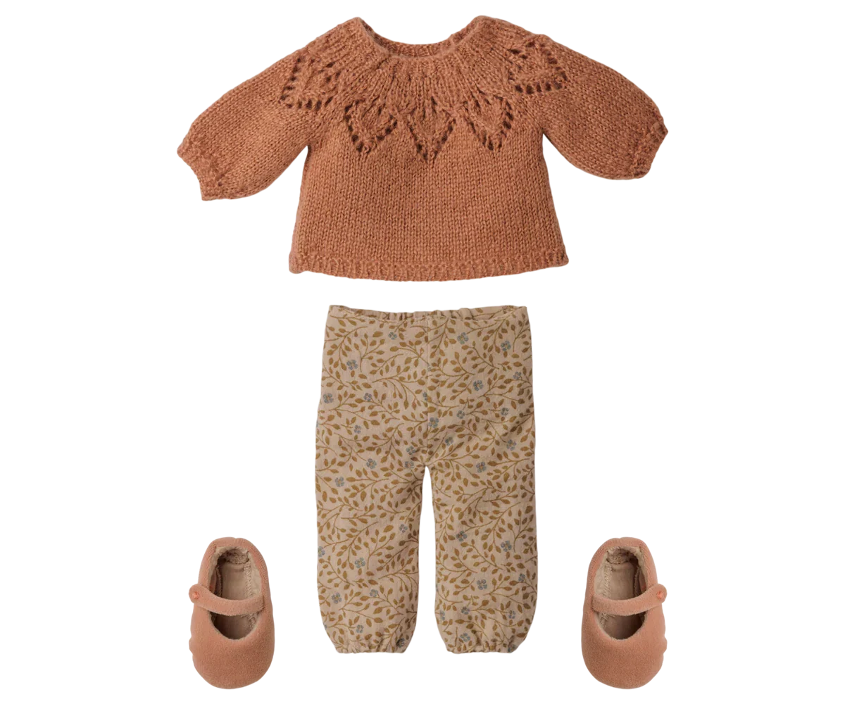 PRE-ORDER: Maileg Bunny, Size 3 - Classic - Pants and Knitted Sweater (Estimated Arrival Early November)