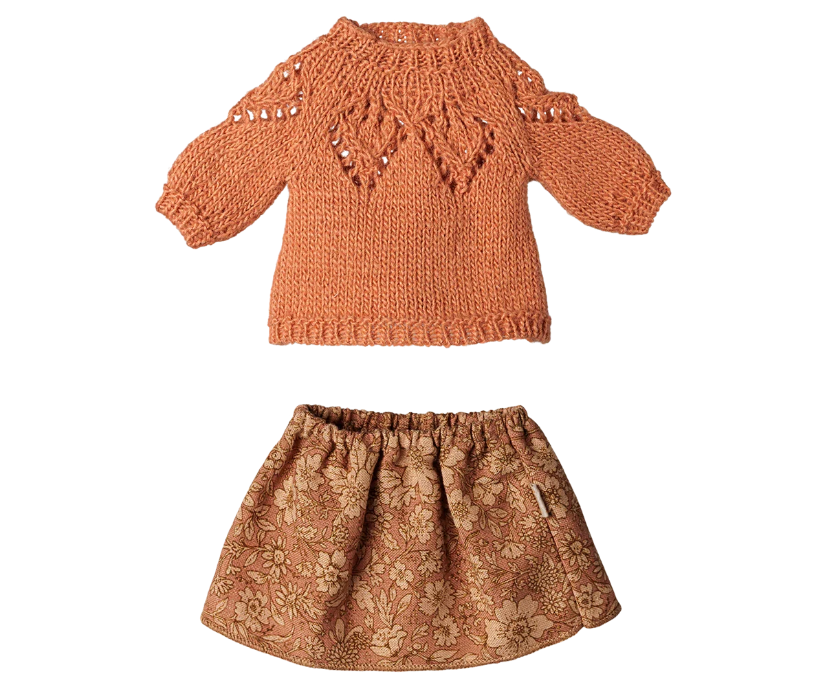 PRE-ORDER: Maileg Skirt and Knitted Sweater - Medium Mouse (Estimated Arrival Early November)