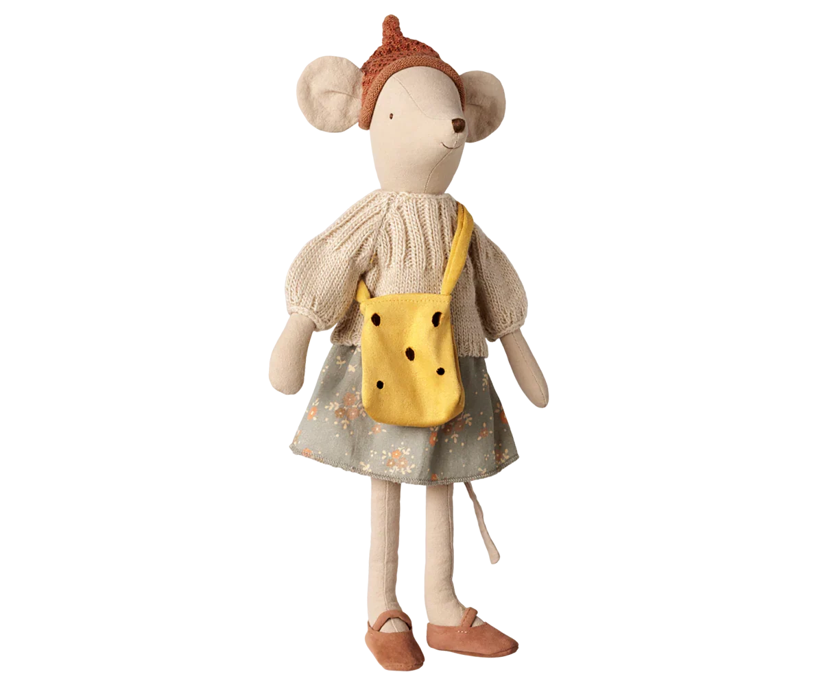 PRE-ORDER: Maileg Cheese Bag, Medium Mouse (Estimated Arrival Early November)