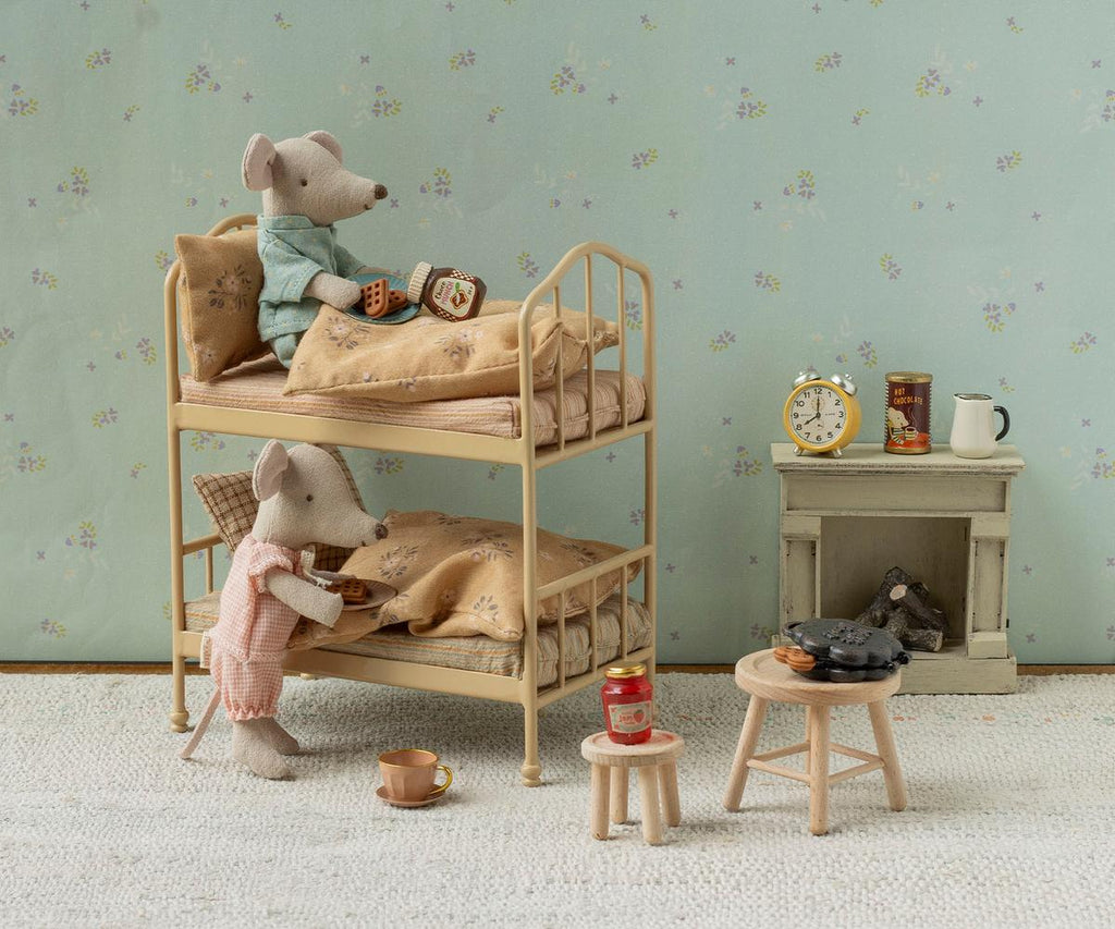 Maileg Fireplace, Mouse Size - Off White