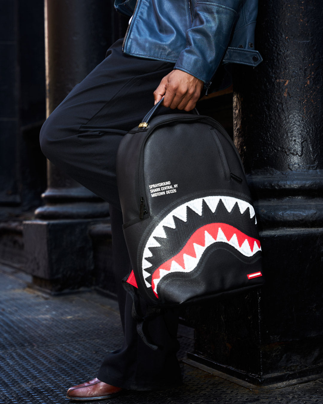 SHARK CENTRAL - THREAD COUNT BACKPACK