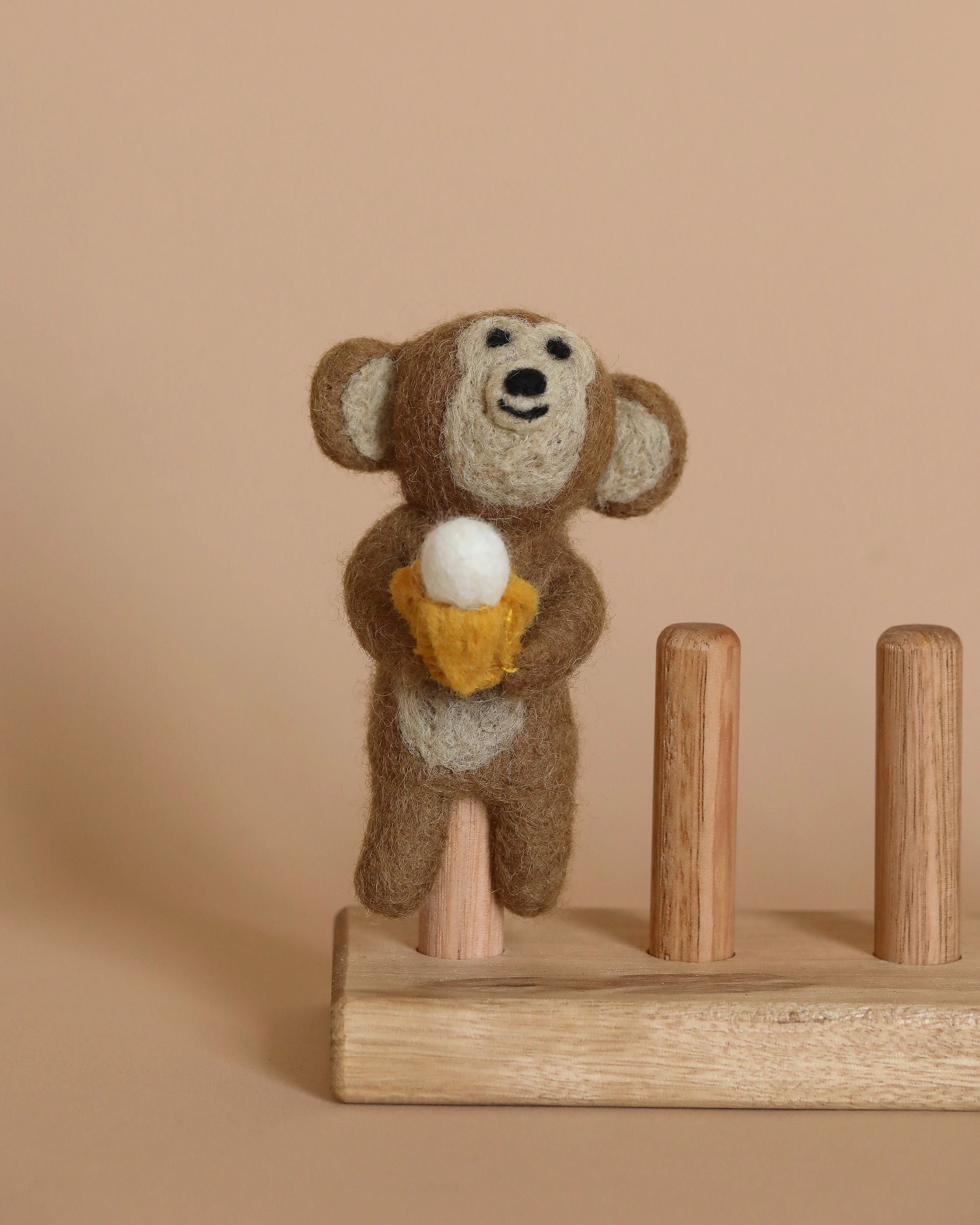Felt Finger Puppet: Monkey Holding Banana