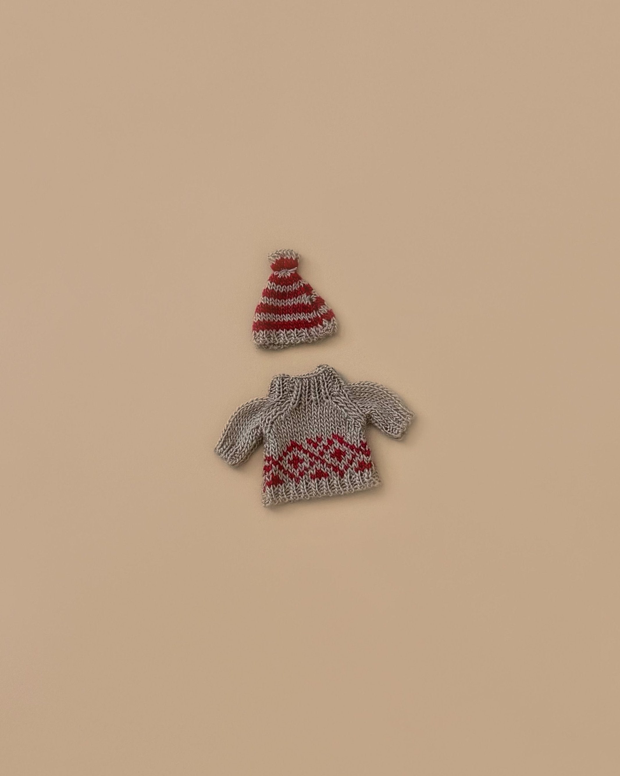Maileg Extra Clothing: Knitted sweater and Hat for Mom Mouse