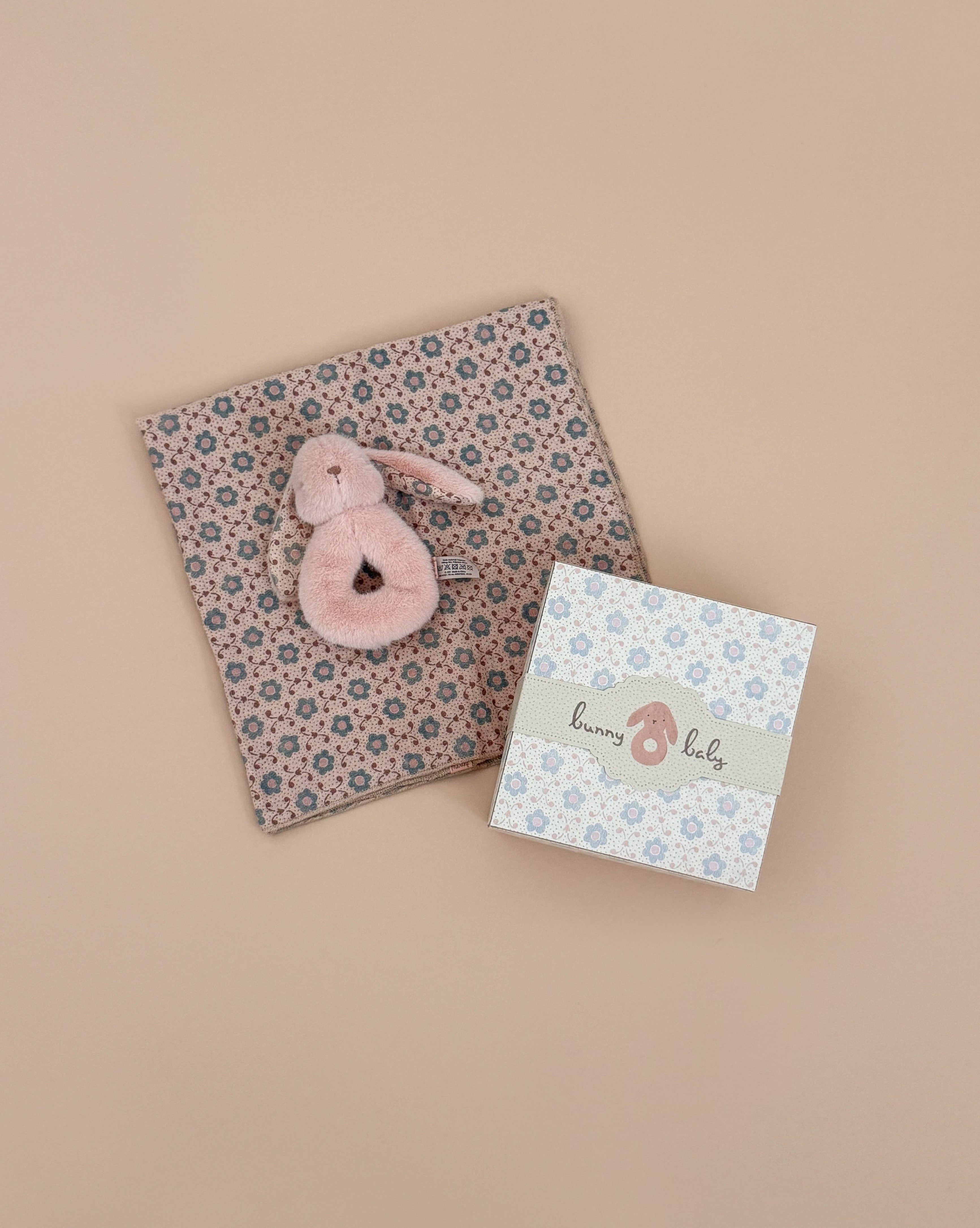 Maileg Bunny Rattle & Burp Cloth Set - Powder