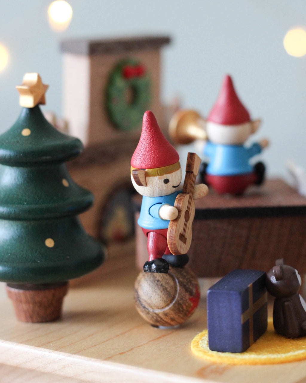 Santa's Christmas Concert Music Box