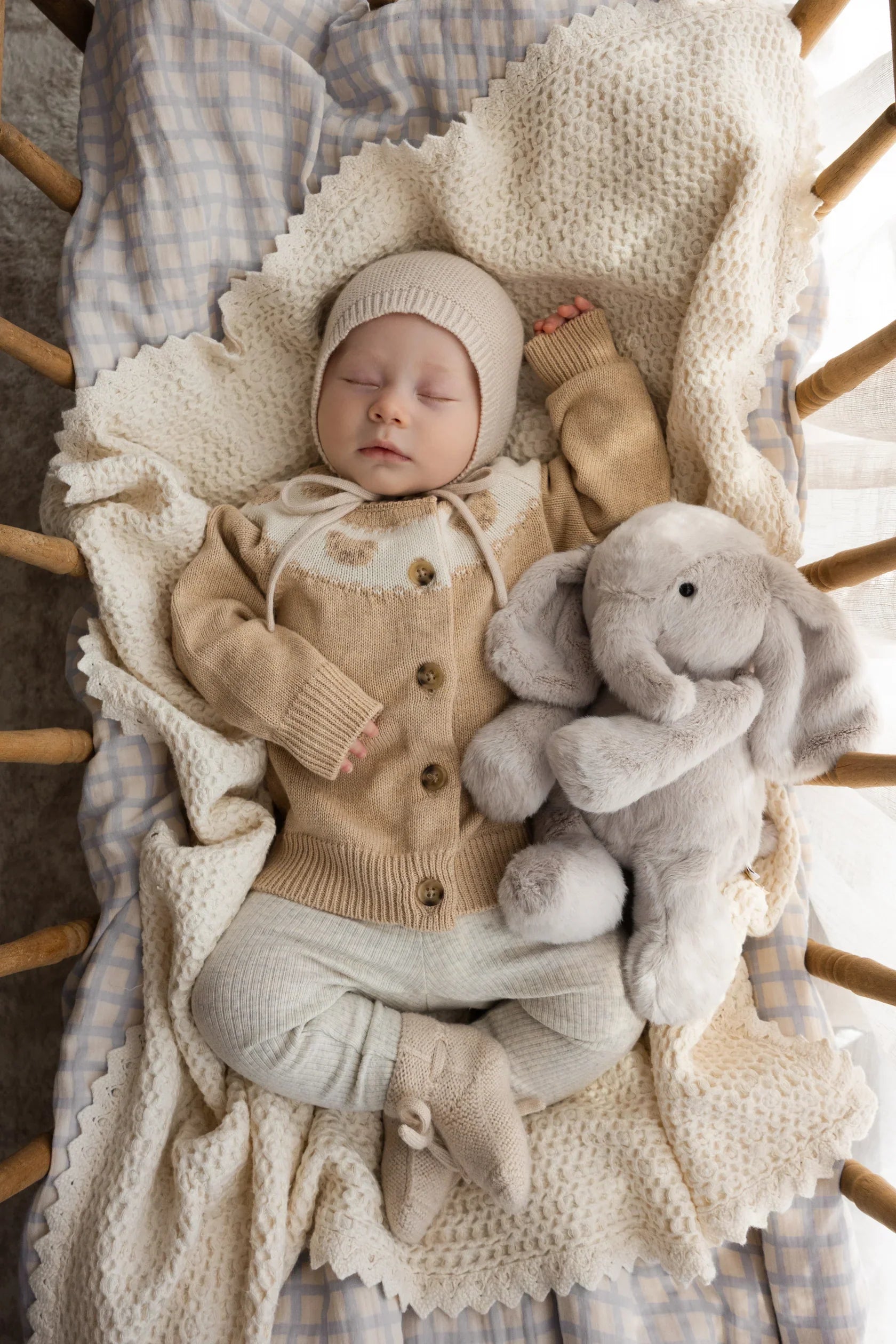 Snuggle Bunnies - Olive The Elephant