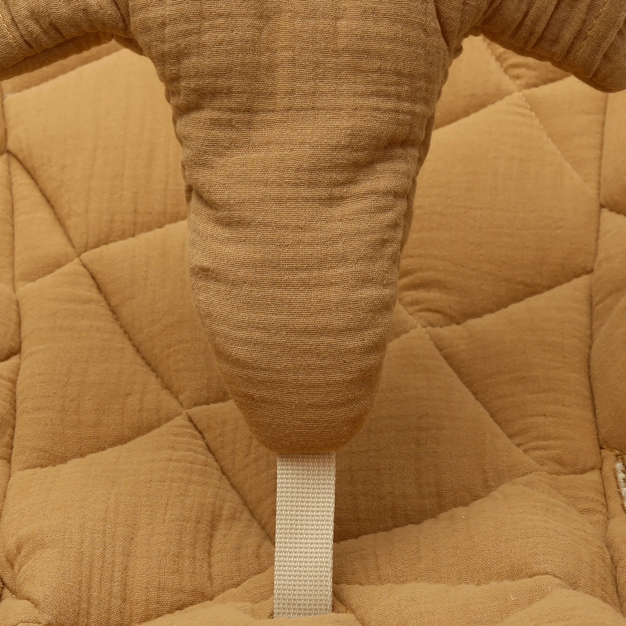 Charlie Crane LEVO Baby Rocker with Camel Cushion