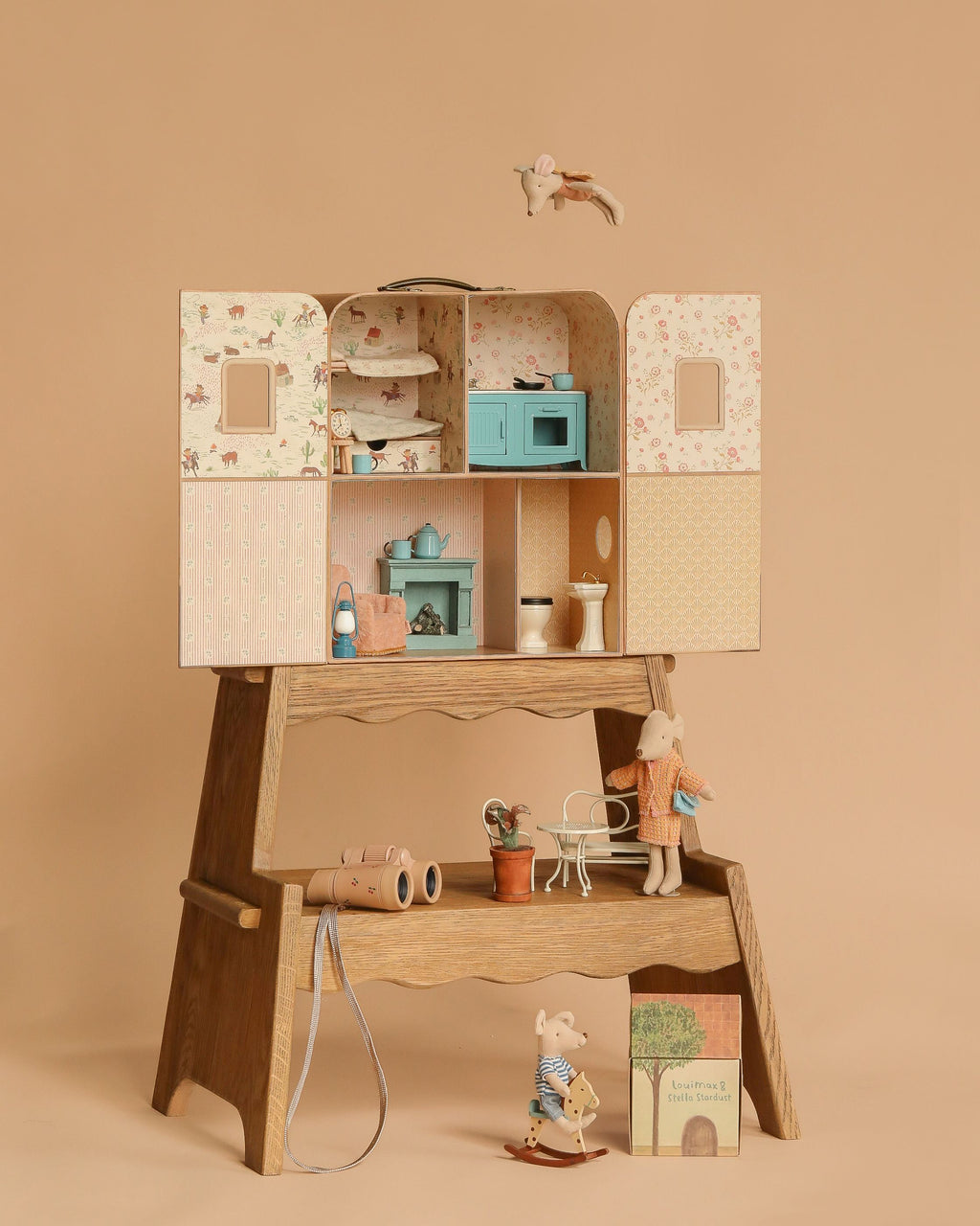 Margot Step Stool