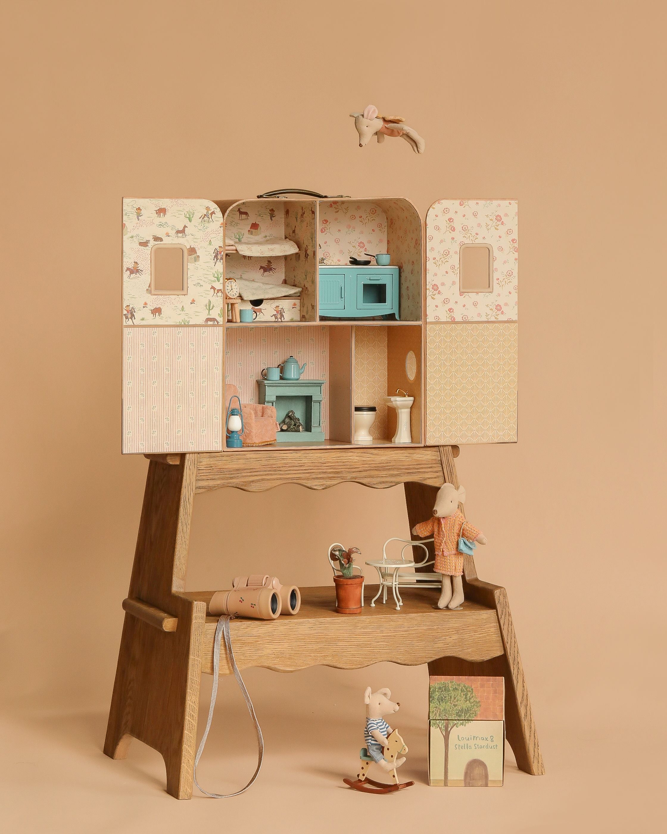 Margot Step Stool