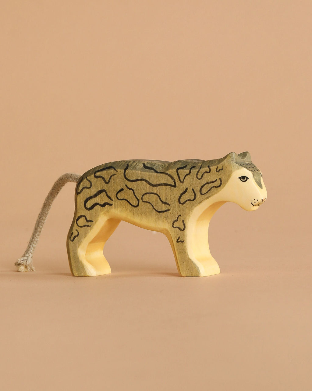 Handmade Holzwald Snow Leopard
