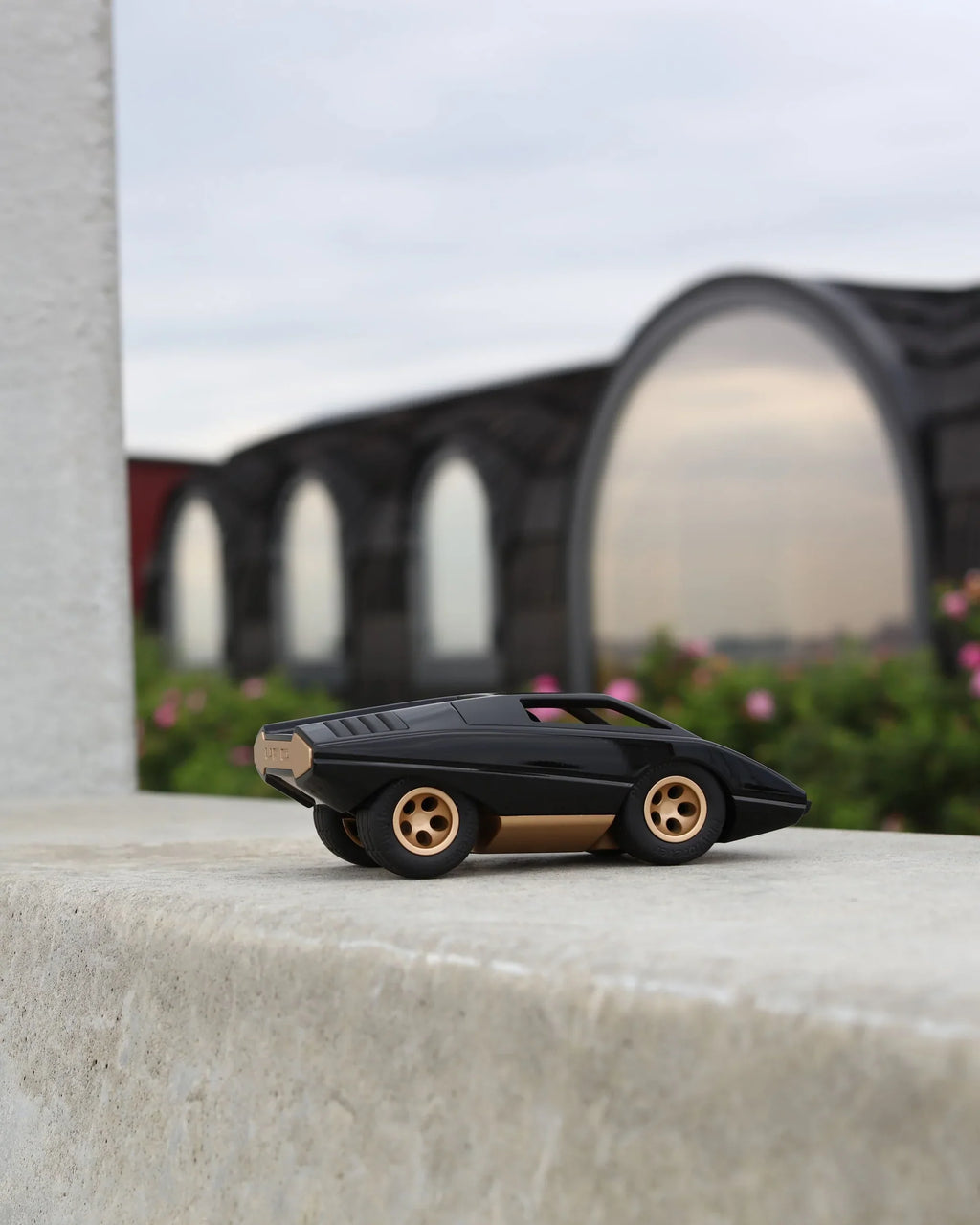 Playforever UFO Cannone Car in Black