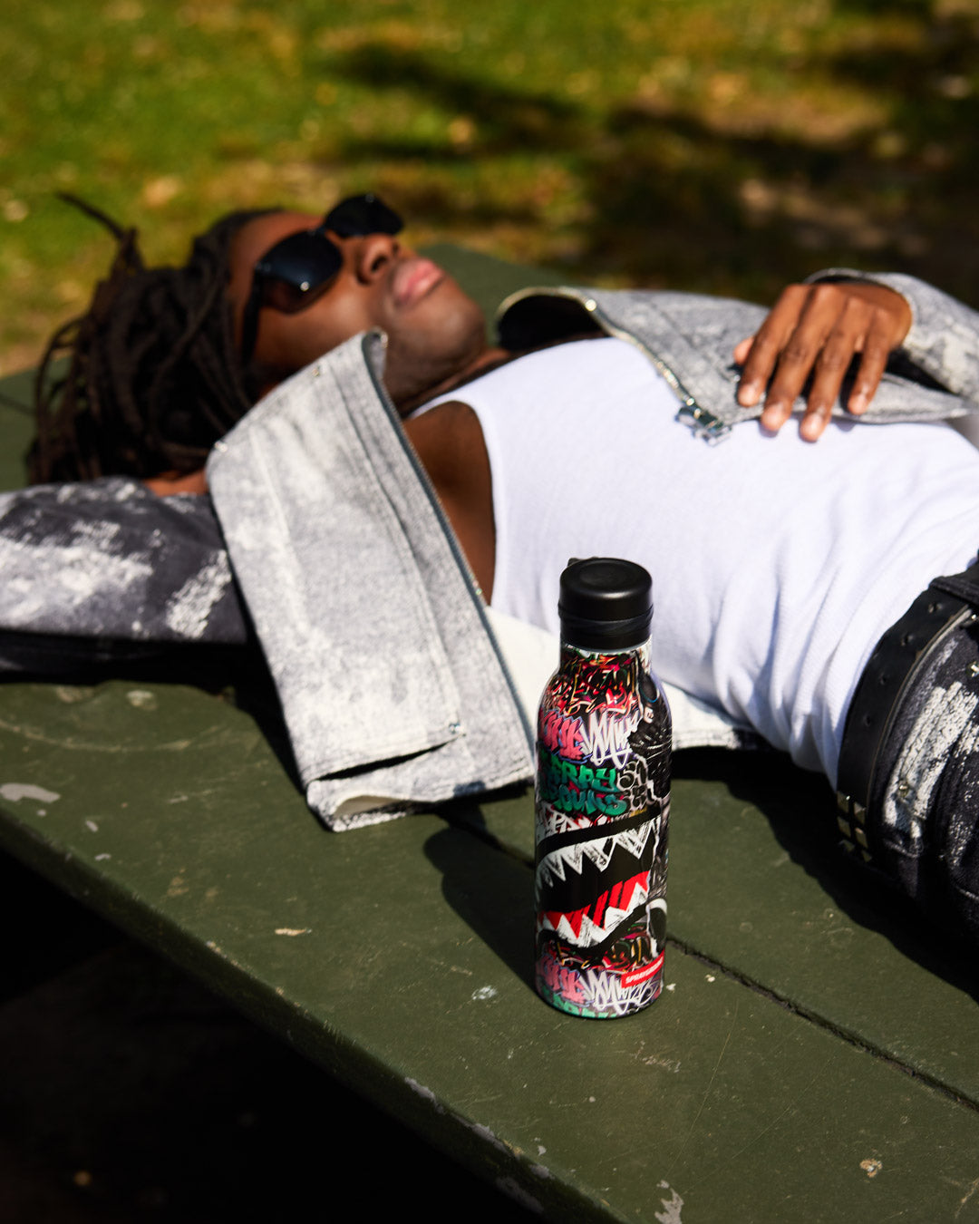 GRAFFITI REVEAL WATER BOTTLE