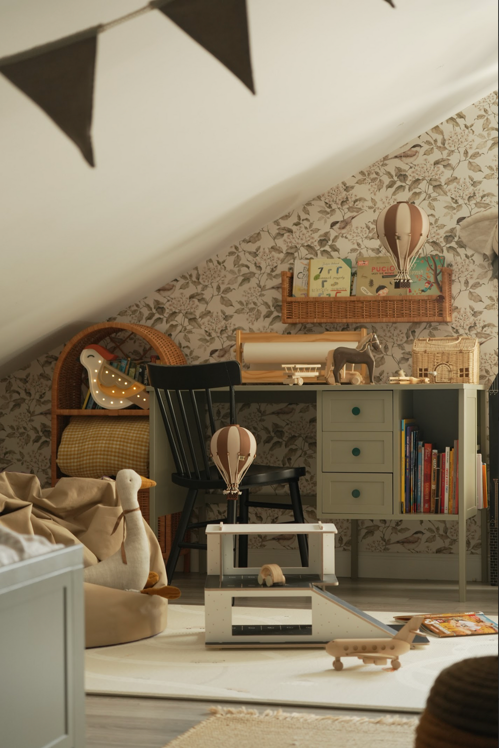Hot Air Balloon - Dark Brown