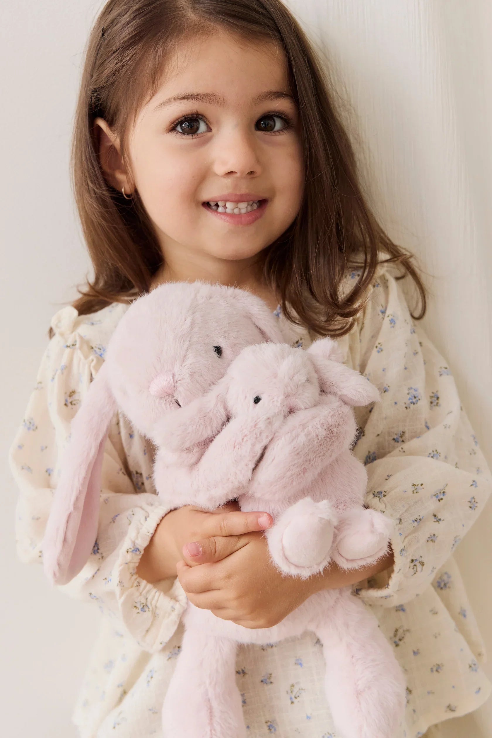 Snuggle Bunnies - Frankie the Hugging Bunny - Blossom
