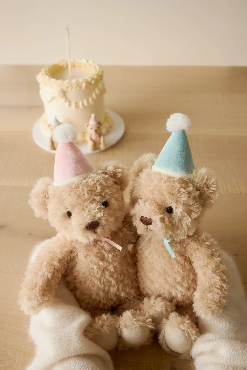 Snuggle Bunnies - Birthday Arthur - Sky