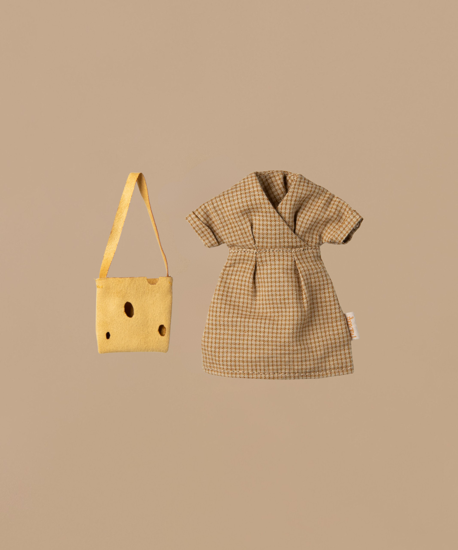 Maileg Mum Mouse in Queen Dress with Stand