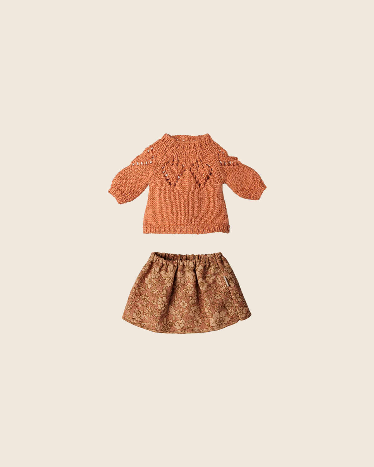 PRE-ORDER: Maileg Skirt and Knitted Sweater - Medium Mouse (Estimated Arrival Early November)