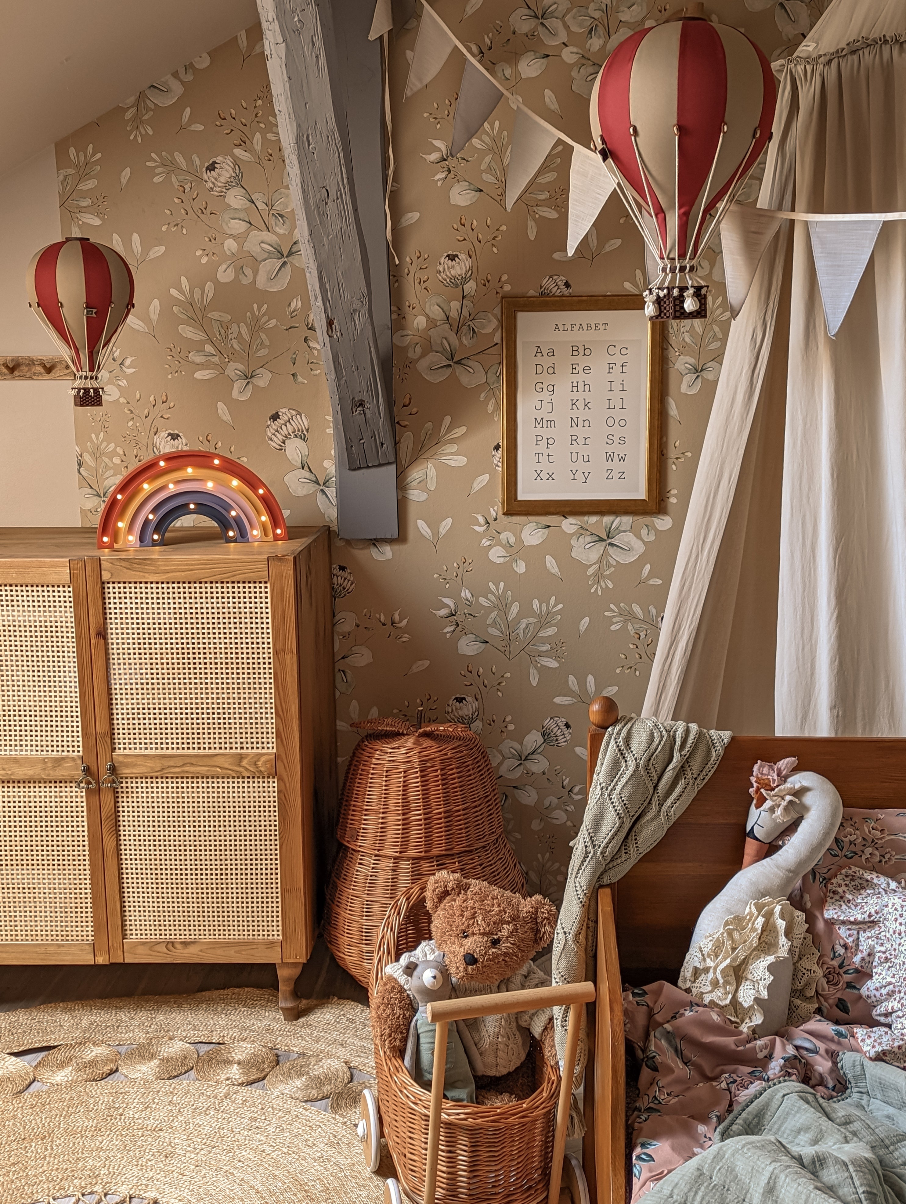 Hot Air Balloon - Burgundy