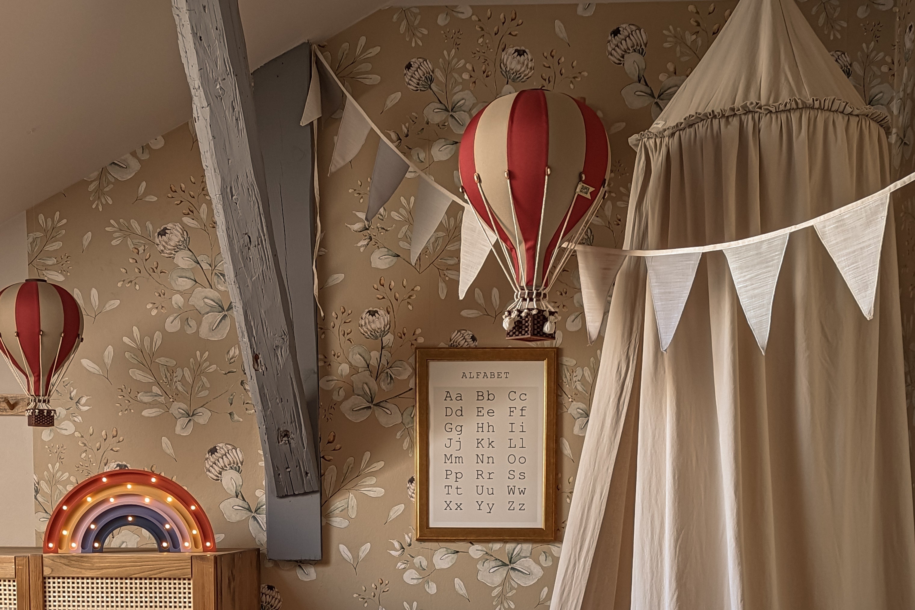 Hot Air Balloon - Burgundy