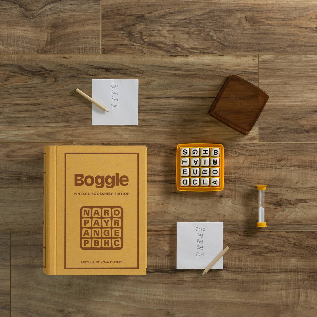 Board Game: Boggle Vintage Bookshelf Edition