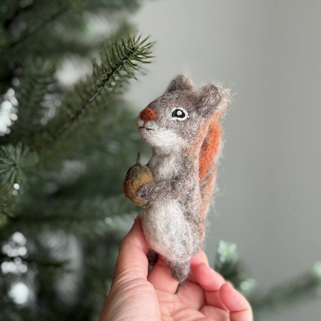 Felt Finger Puppet: Gray Squirrel