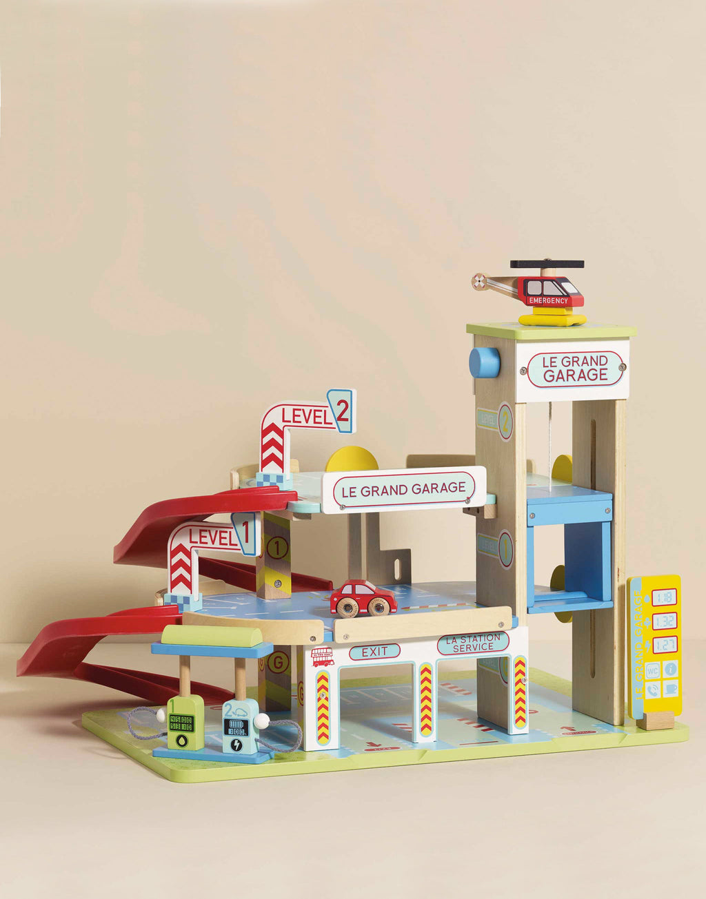 Le Grand Wooden Garage