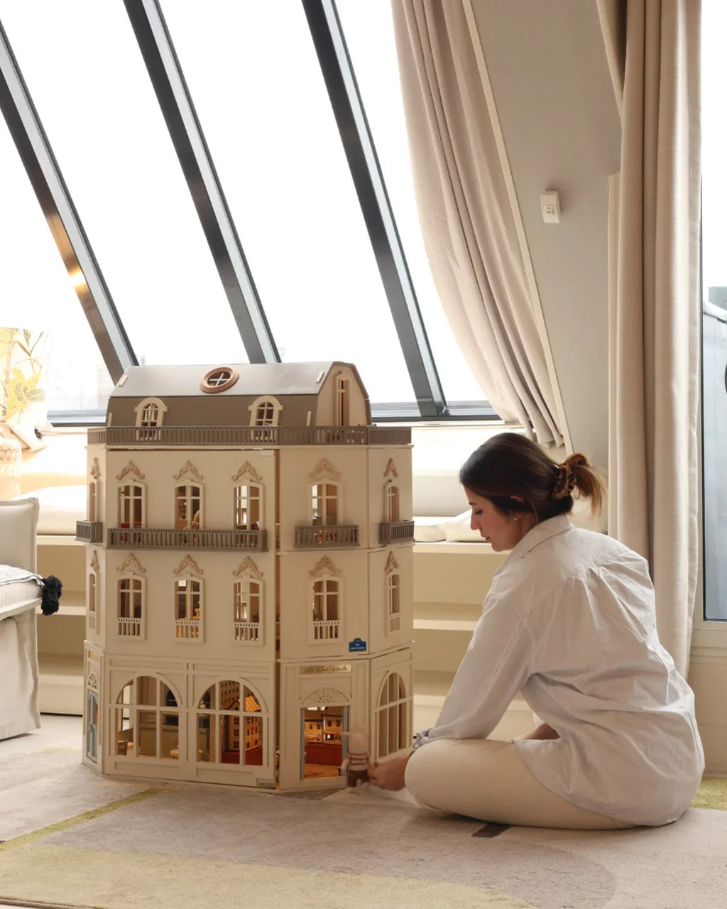 Fully Furnished Dollhouse With Lights, House of Paris