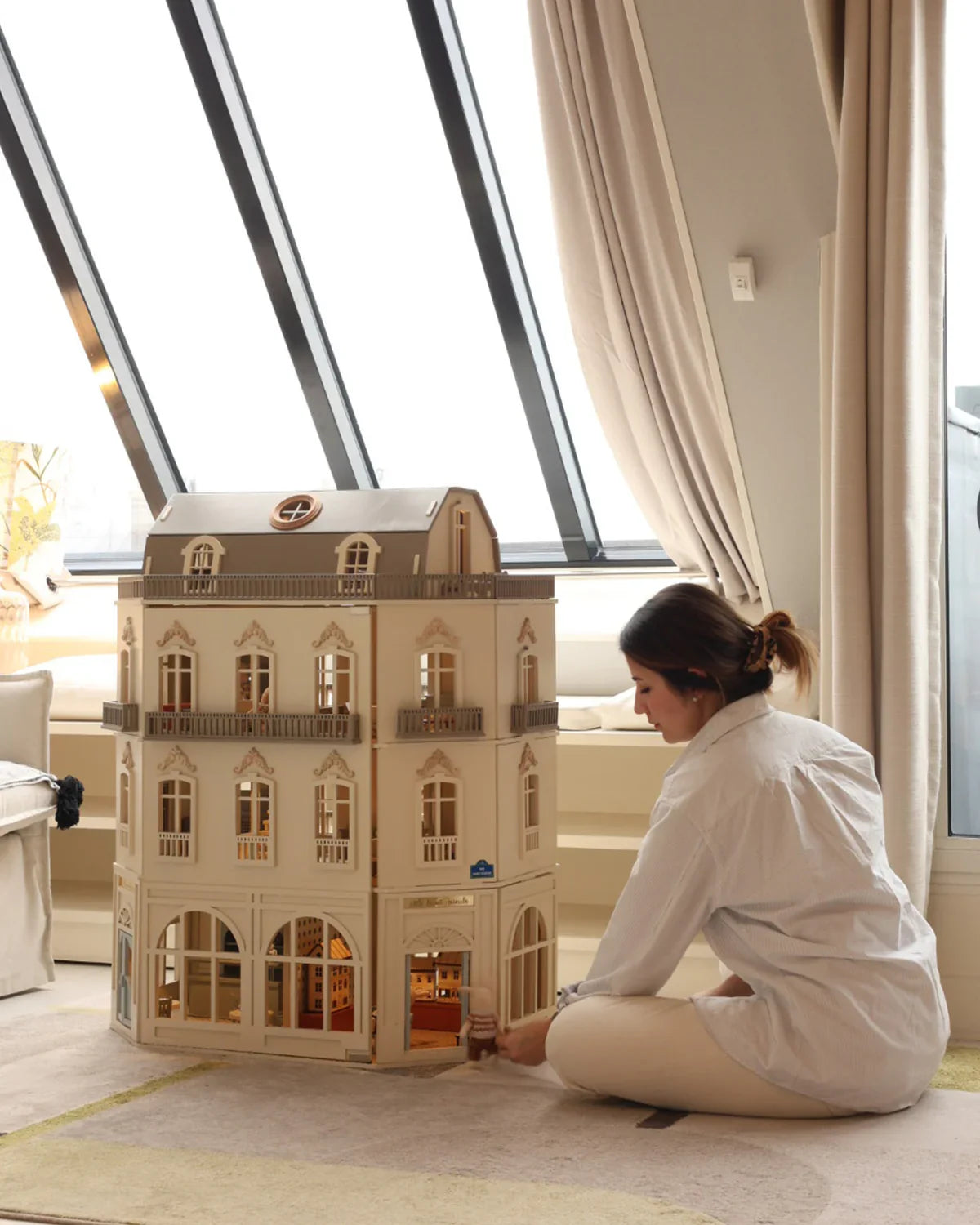 Fully Furnished Dollhouse With Lights, House of Paris
