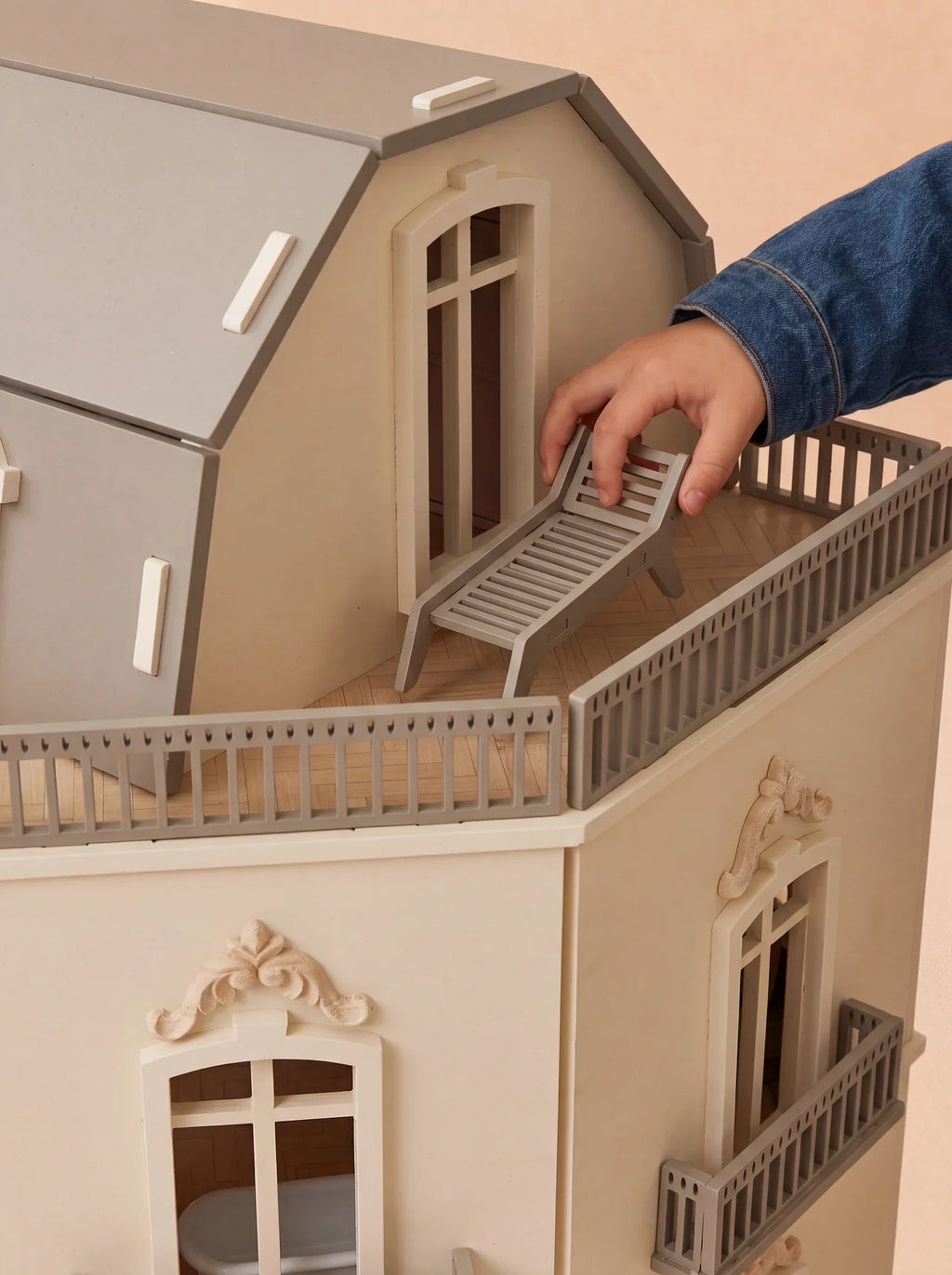 Fully Furnished Dollhouse With Lights, House of Paris
