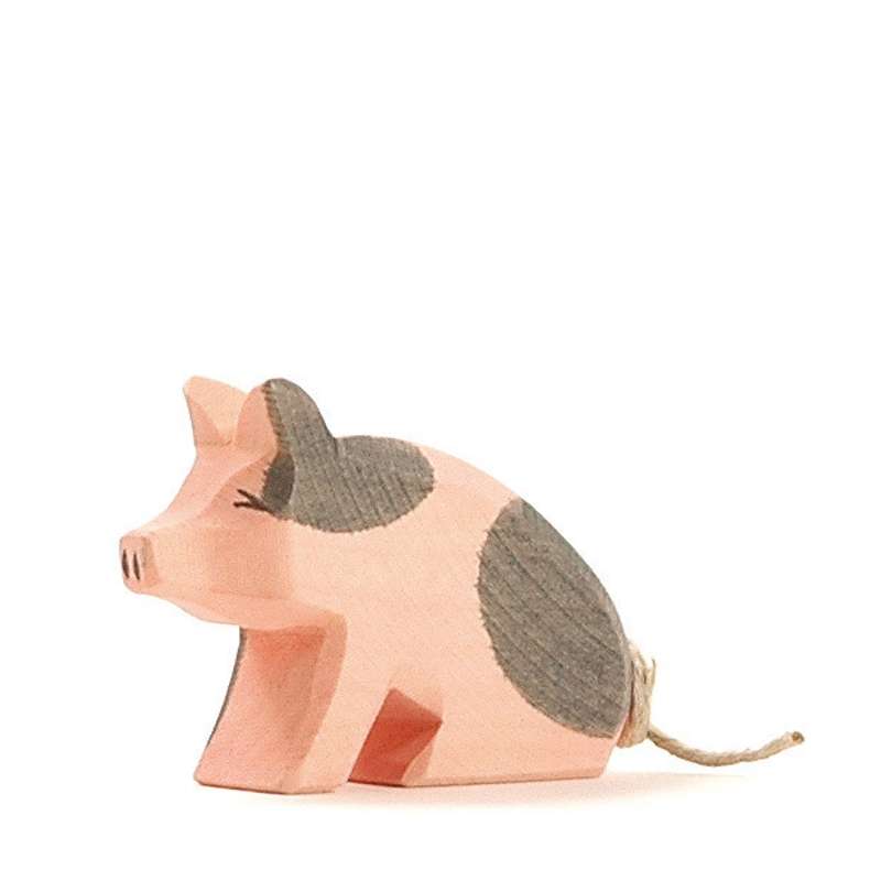 Ostheimer Spotted Piglet - Sitting