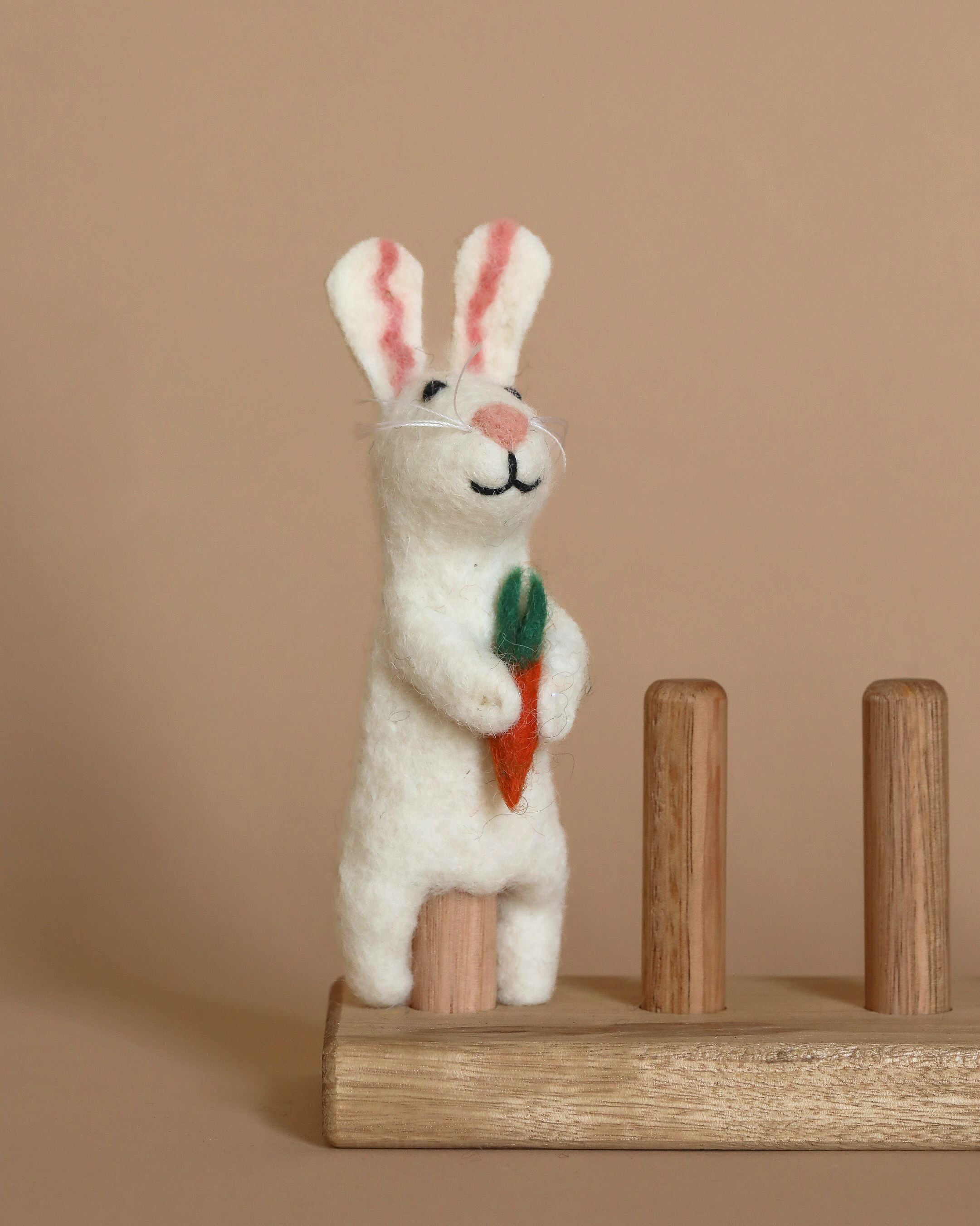 Felt Finger Puppet: Bunny
