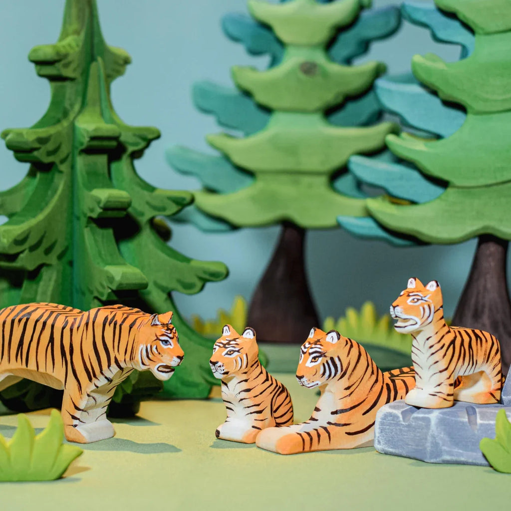 Bumbu Handmade Wooden Tiger Set