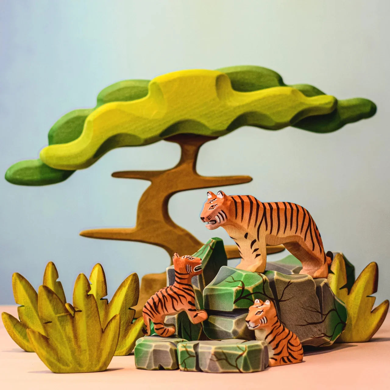 Bumbu Handmade Wooden Tiger Set